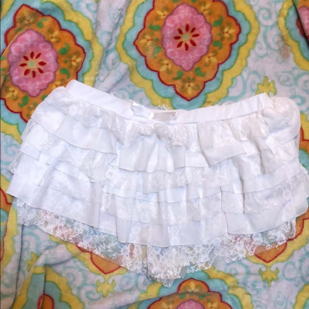 White Lace Ruffle Shear Shorts